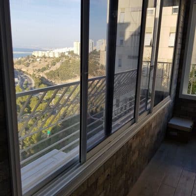 מעקה בטן